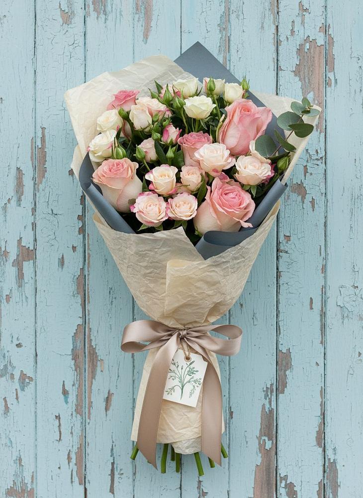 Букет цветов из: Розы в Поселок Володарского