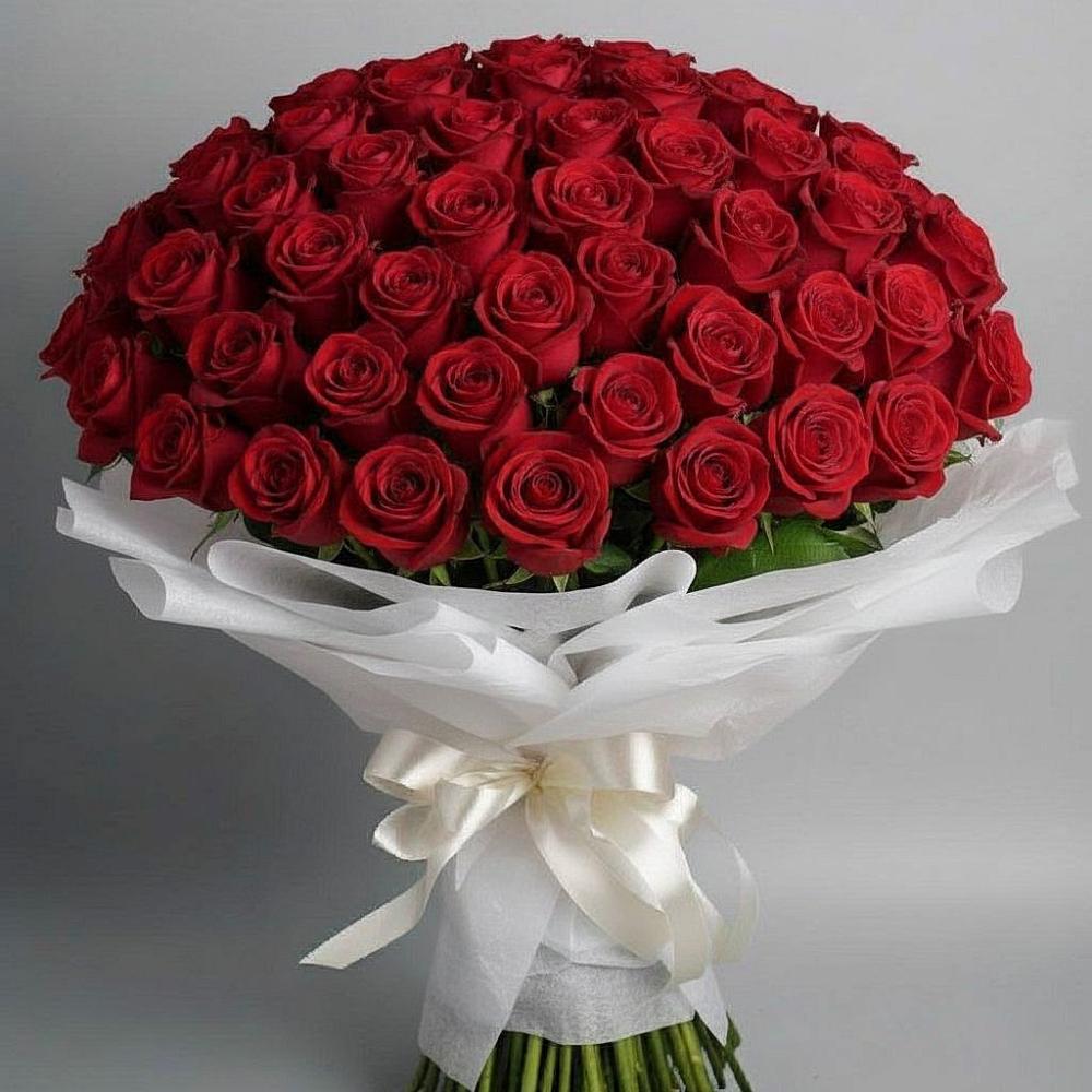 Букет 101 Красная роза Блэк Мэджик в Поселок Володарского