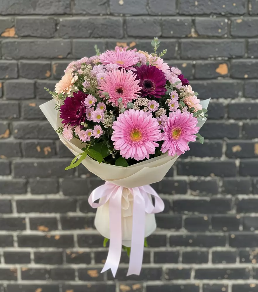 Букет цветов из: Герберы и Хризантемы в Поселок Володарского