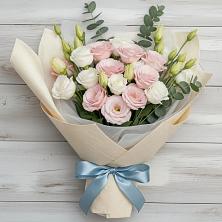 Букет цветов из:  Лизиантусы в Поселок Володарского