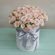 Цветочная композиция из Розы в шляпной коробке в Поселок Володарского