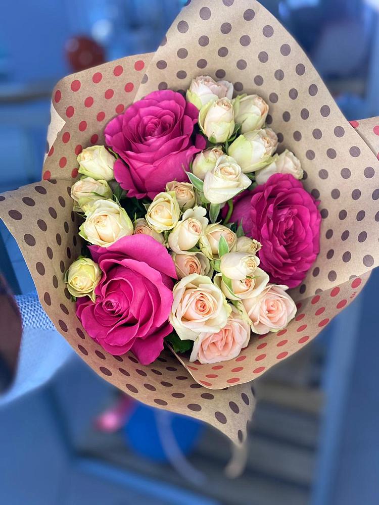 Букет цветов из: Розы в Поселок Володарского