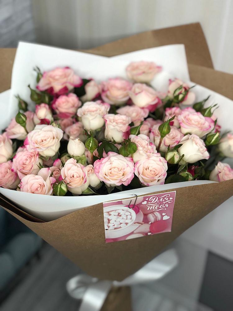 Букет цветов из: Розы в Поселок Володарского