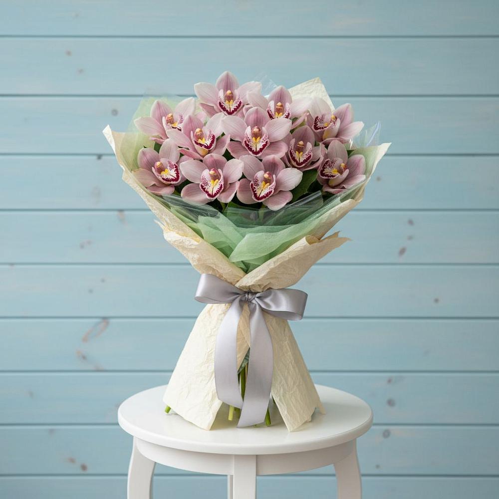 Букет цветов из: Орхидеи и Розы в Поселок Володарского