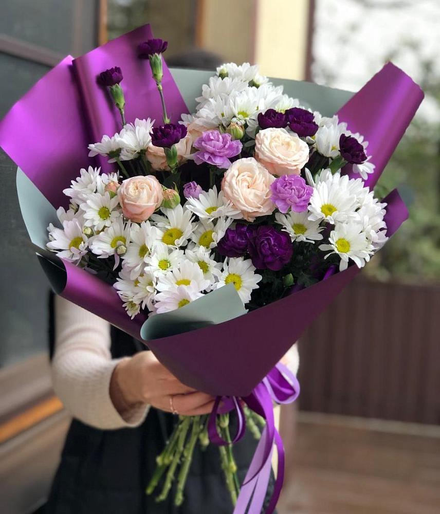 Букет цветов из: Хризантемы, Гвоздики и Розы в Поселок Володарского