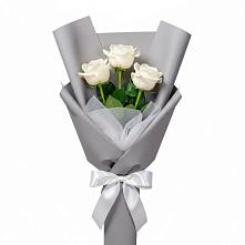 Букет 3 белые розы в Поселок Володарского