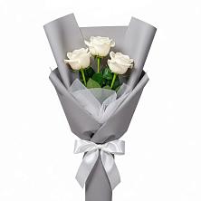 Букет 3 белые розы в Поселок Володарского
