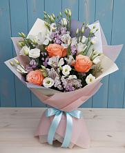 Букет цветов из:  Лизиантусы, Розы, Альстромерии и Гипсофила в Поселок Володарского