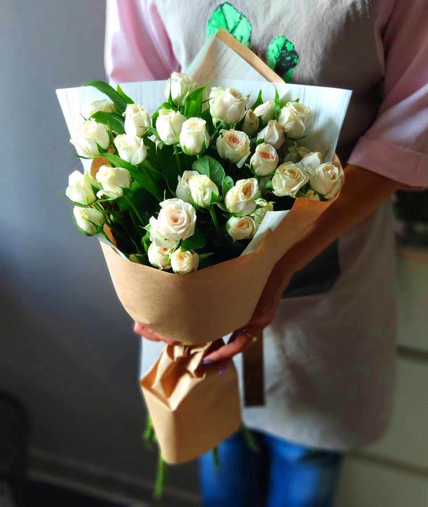 Букет цветов из: Розы в Поселок Володарского
