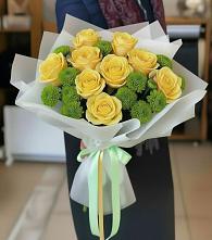 Букет цветов из:  Хризантемы и Розы в Поселок Володарского