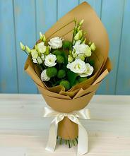 Букет цветов из:  Хризантемы и Лизиантусы в Поселок Володарского