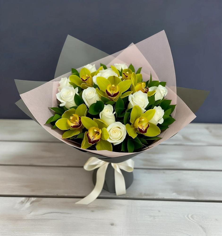 Букет цветов из: Орхидеи и Розы в Поселок Володарского