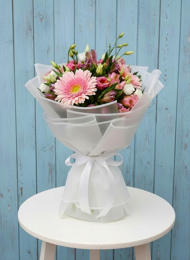 Букет цветов из: Герберы, Альстромерии и Лизиантусы в Поселок Володарского