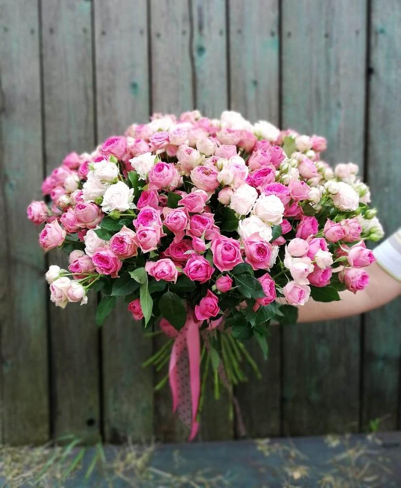 Букет Розовые кустовые розы Натали и Лав Лидия в Поселок Володарского