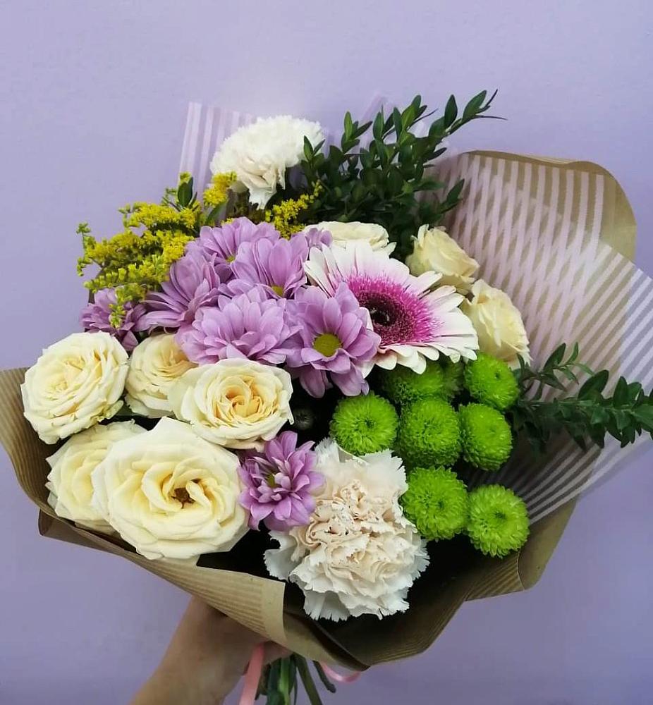 Букет цветов из: Хризантемы, Розы, Гвоздики и Герберы в Поселок Володарского