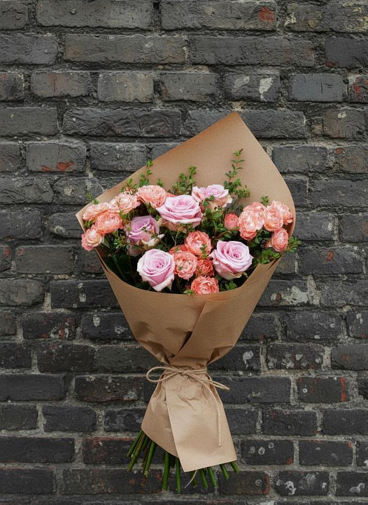 Букет цветов из: Розы в Поселок Володарского