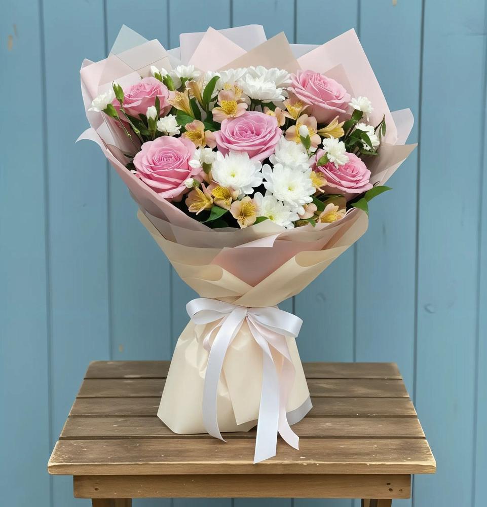 Букет цветов из: Гвоздики, Орхидеи и Розы в Поселок Володарского