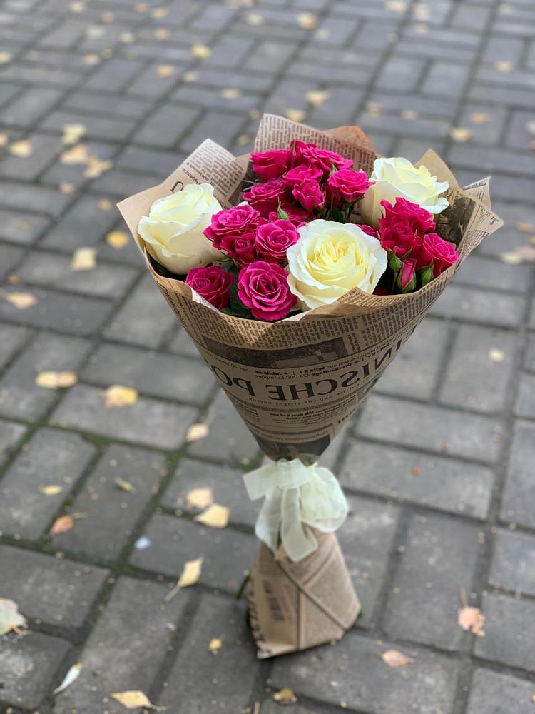Букет цветов из: Розы в Поселок Володарского