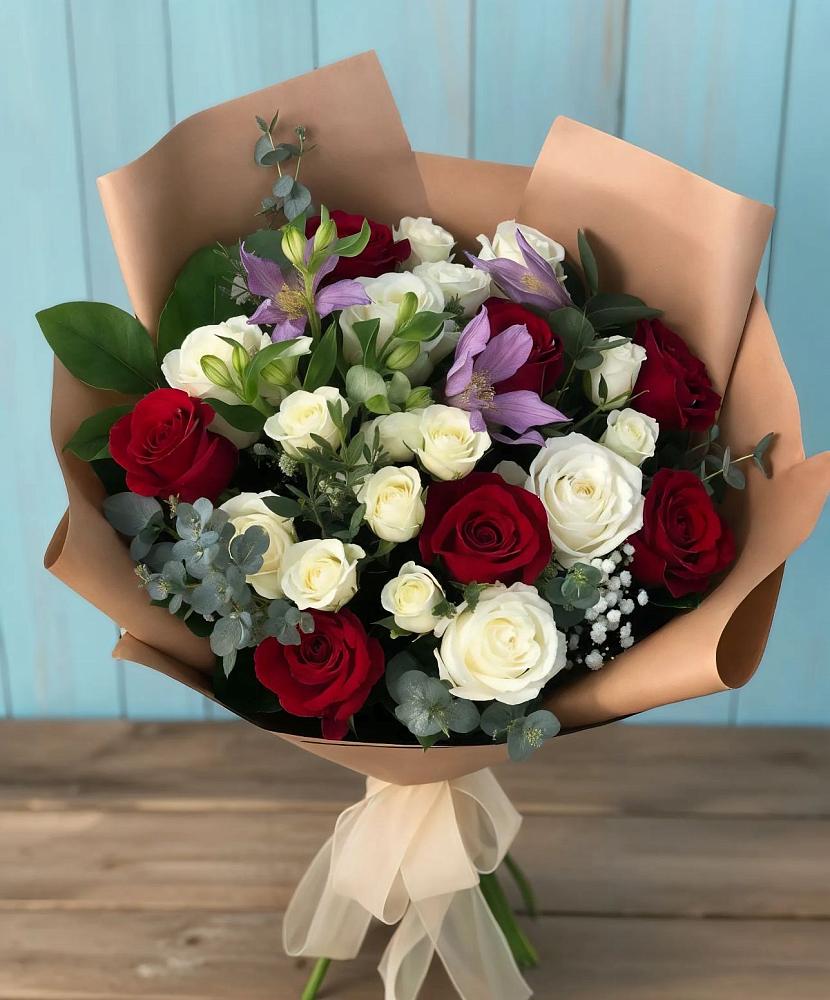 Букет цветов из: Розы и Альстромерии в Поселок Володарского