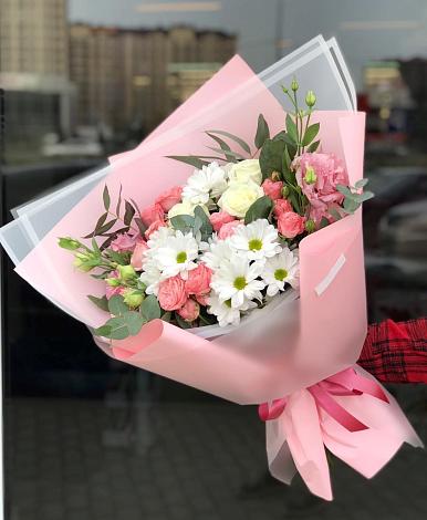 Букет цветов из: Розы, Лизиантусы и Хризантемы в Поселок Володарского