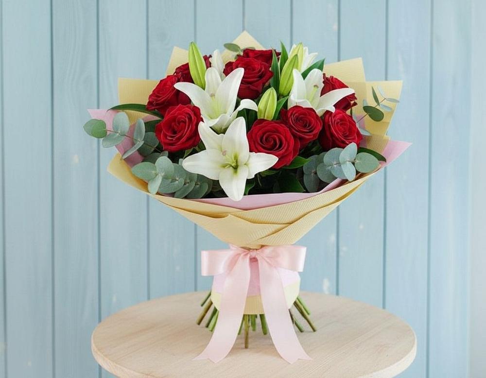 Букет цветов из: Лилии и Розы в Поселок Володарского